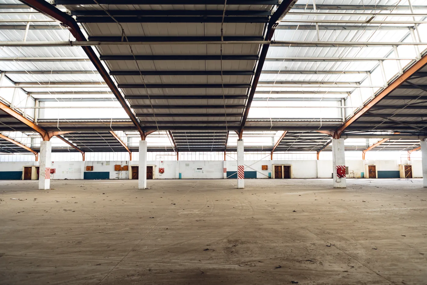 Construction management planning on a Miami-Dade industrial build